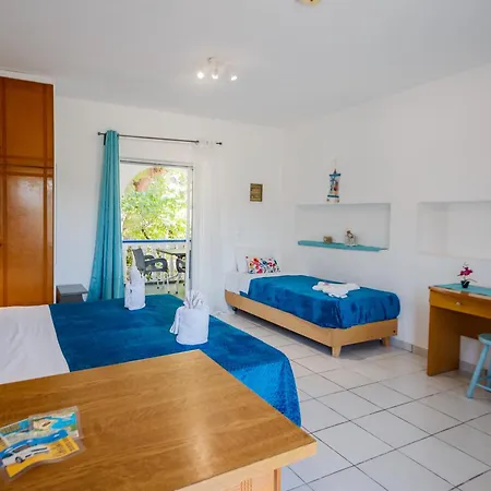 Velendzas Holidays Αλυκανάς