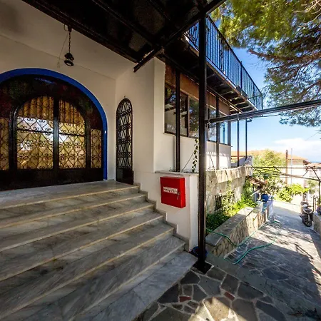 Ξενοδοχείο με διαμερίσματα Velendzas Holidays Αλυκανάς
