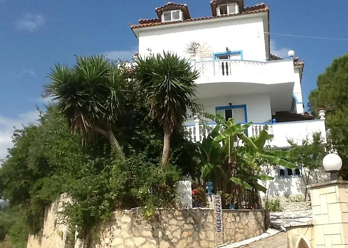 Velendzas Holidays מלון דירות