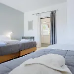Velendzas Holidays 3* Alikanász