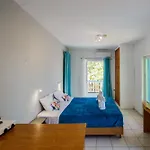 Апарт-отель Velendzas Holidays Аликанас