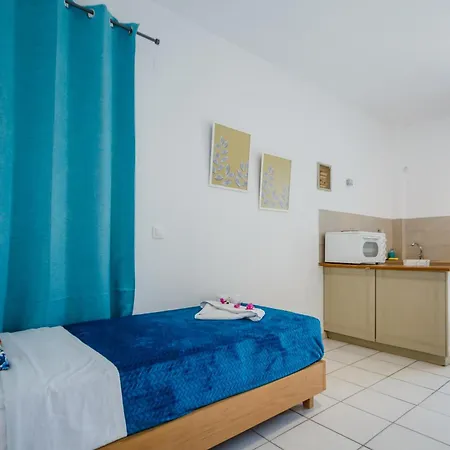 Velendzas Holidays 3*
