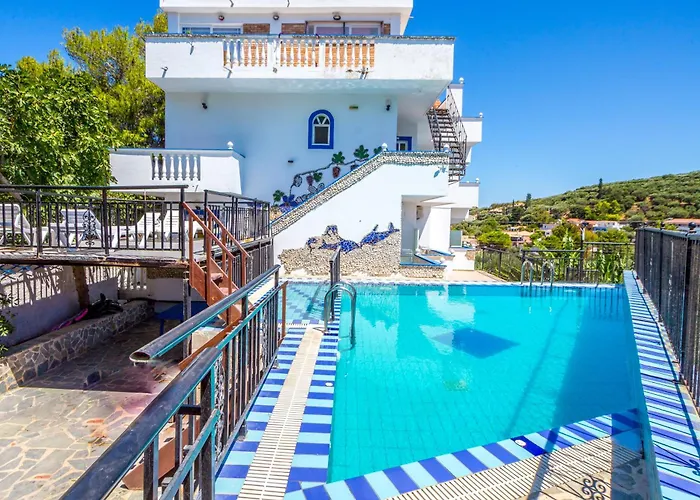Velendzas Holidays Apartahotel 3*