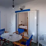Velendzas Holidays מלון דירות אליקאנאס