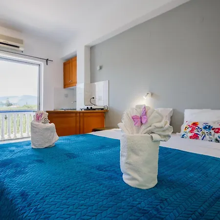 Velendzas Holidays 3*