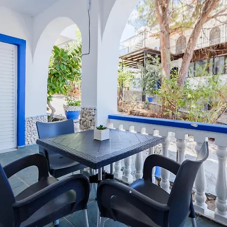 Апарт-отель Velendzas Holidays