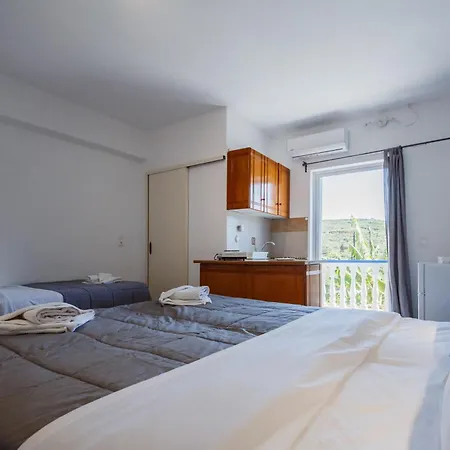 Velendzas Holidays Аликанас