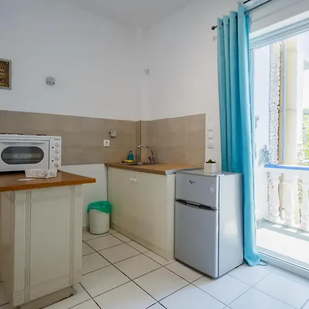 Velendzas Holidays Апарт-отель Аликанас