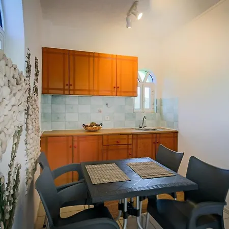 Velendzas Holidays Апарт-отель